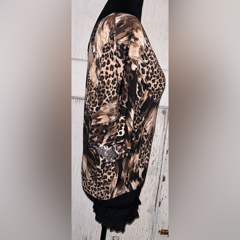 🐆🐆Boho Animal Print Short Sleeve Top🐆🐆 - Picture 3 of 6